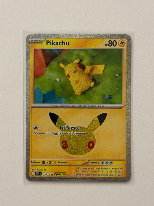 Carte Pokémon Pikachu promo (30ans 05) mint française + 1 carte mystère offerte