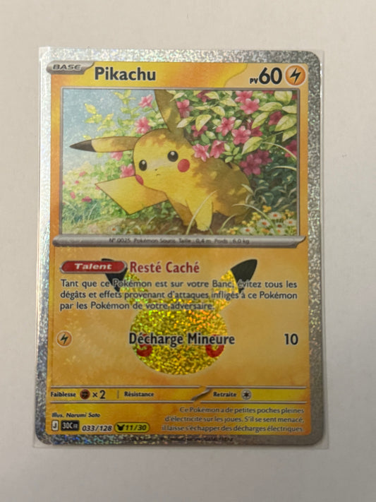 Carte Pokémon Pikachu promo (30ans 11) mint française + 1 carte mystère offerte