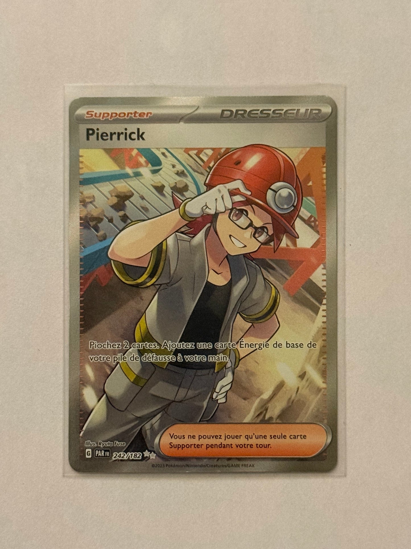 Carte Pokémon FA Pierrick (Ev4 242) Mint Française  + 1 carte mystère