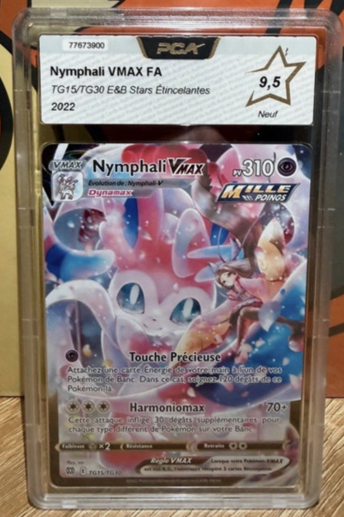 Carte Pokemon gradée Nymphali Vmax (EB9 TG15) PCA 9.5 Française + 1 carte mystère offerte